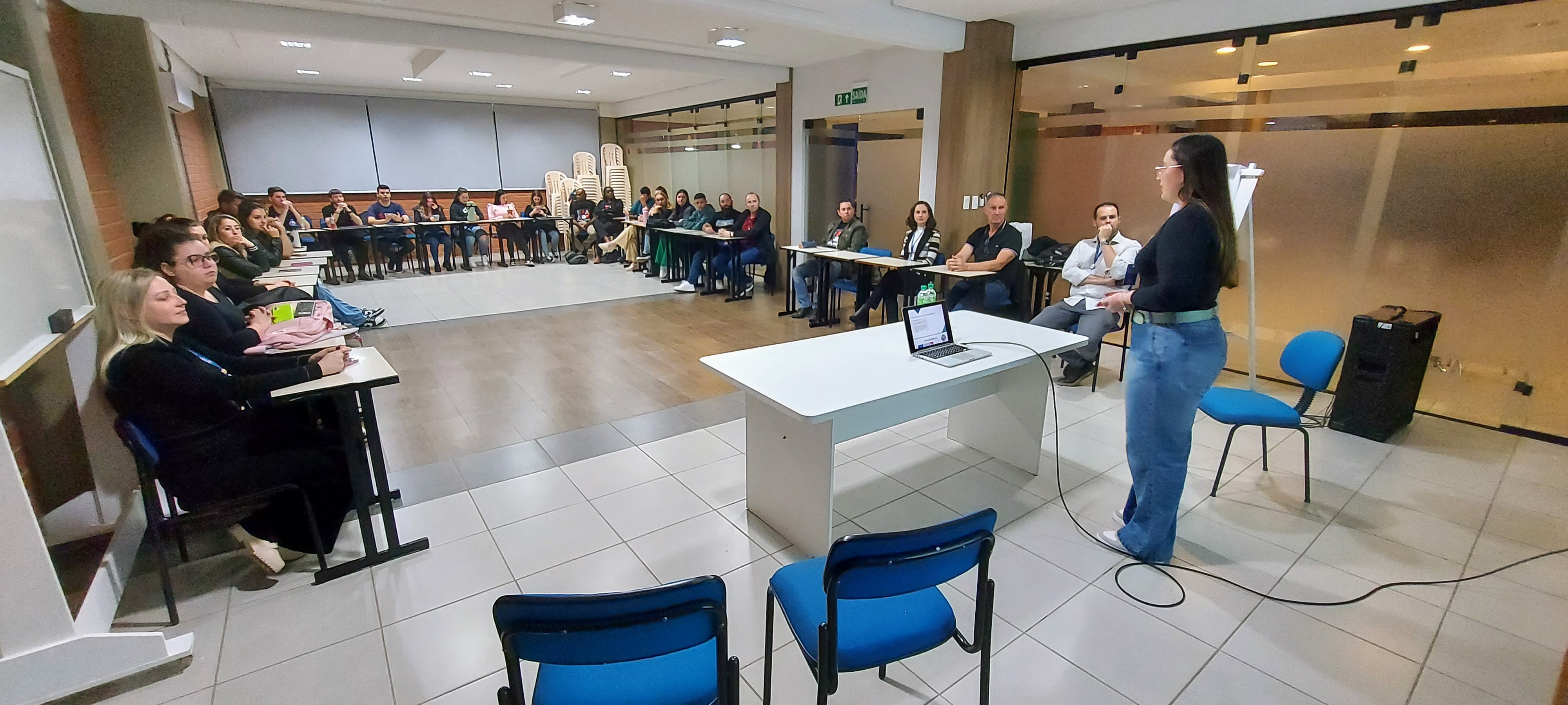 RODA_DE_CONVERSA_ADMINISTRACAO_KELY.jpg